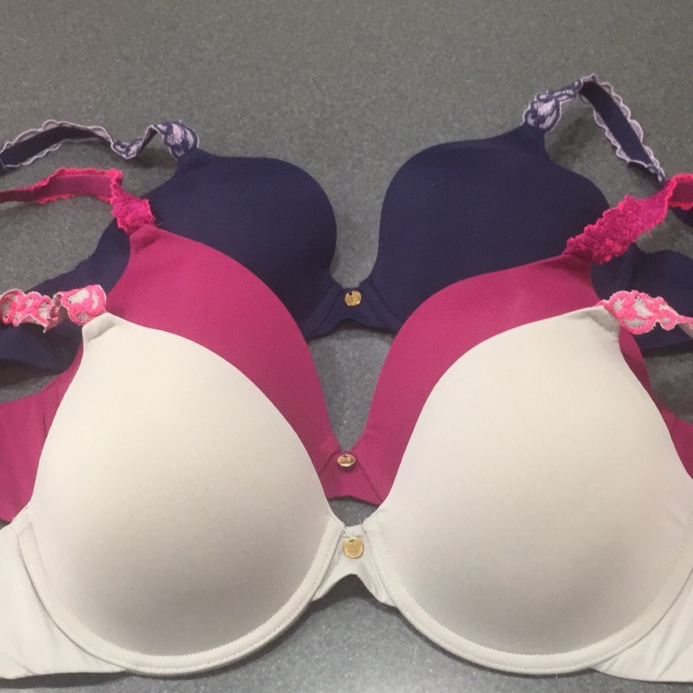 Natori Bras 34C.    SOLD